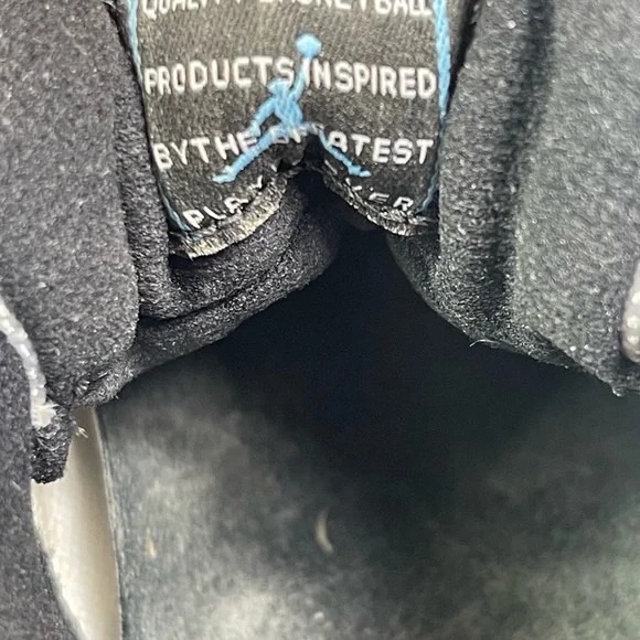 Nike Air Jordan 11 Retro White Blue Legends Sneakers - Picture 13 of 13